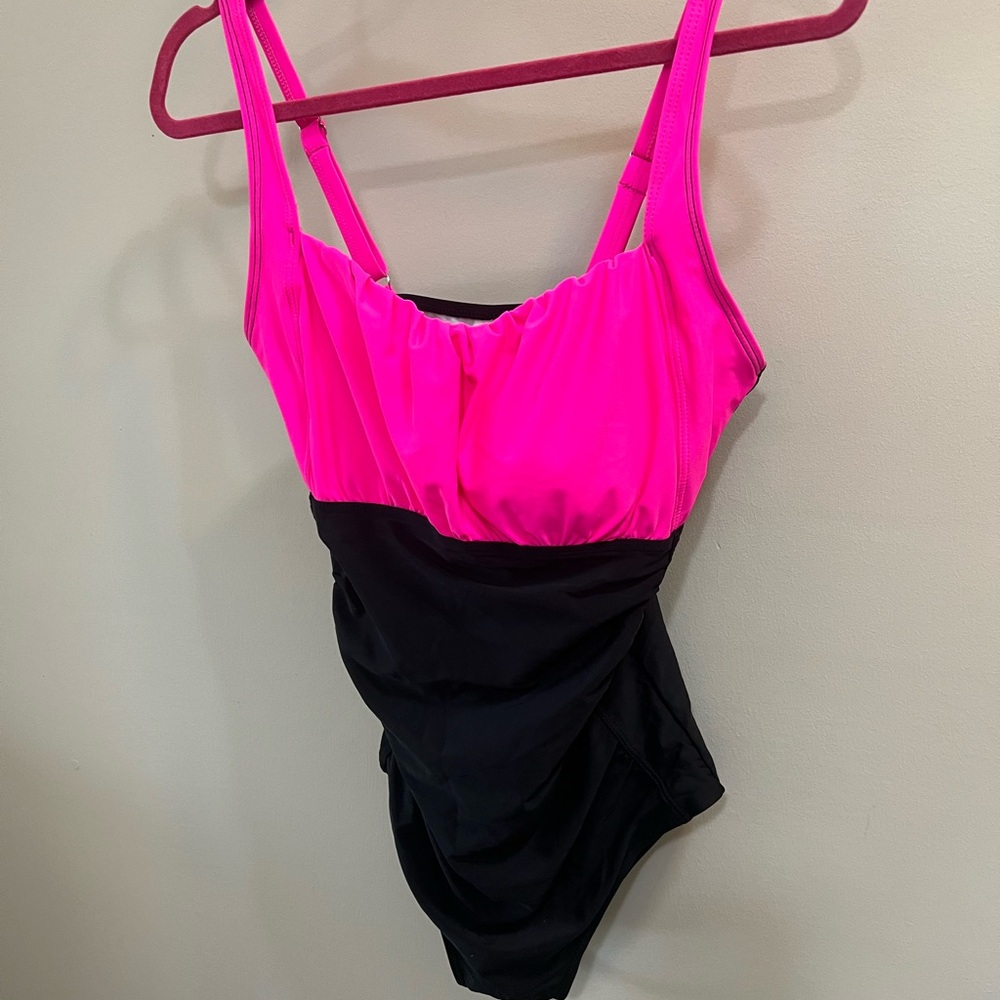 Aqua Eve One-Piece Swimsuit with Hot Pink Accent Size Large New w/ Tags